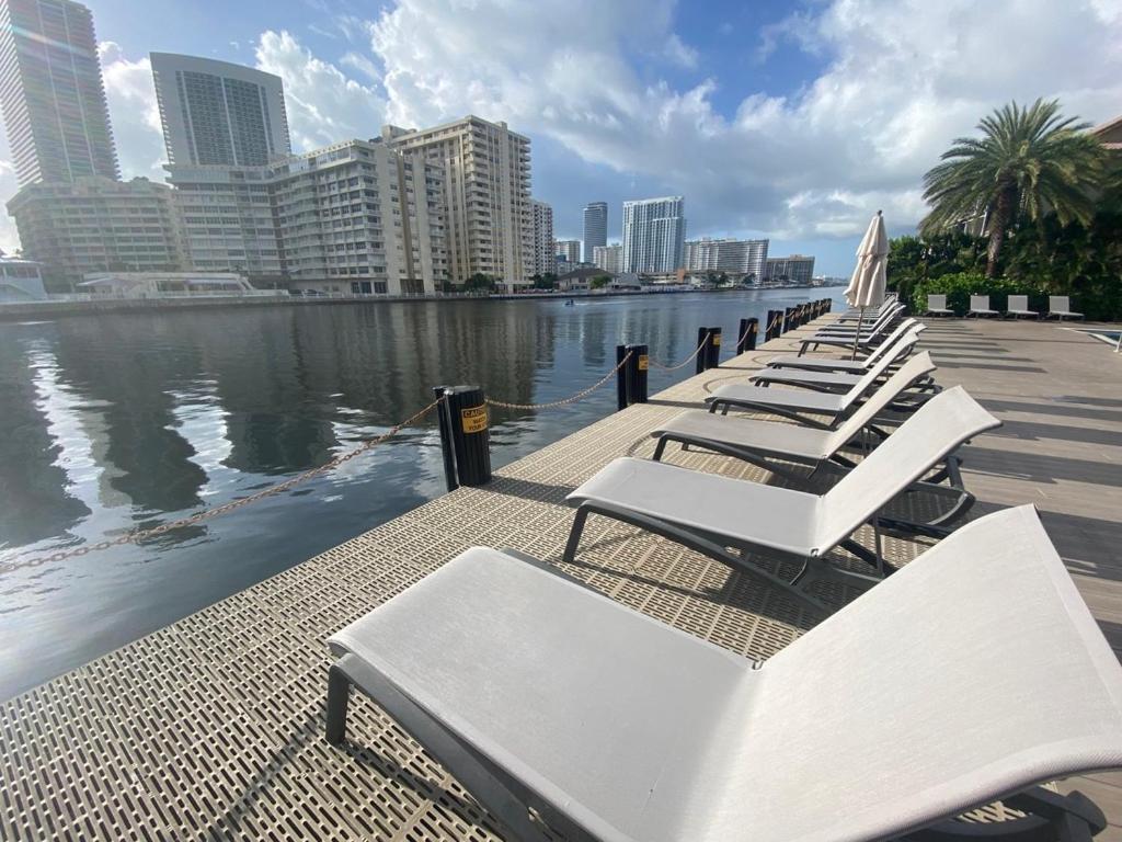 Studio In Hallandale 2 Beds 哈兰代尔海滩 外观 照片