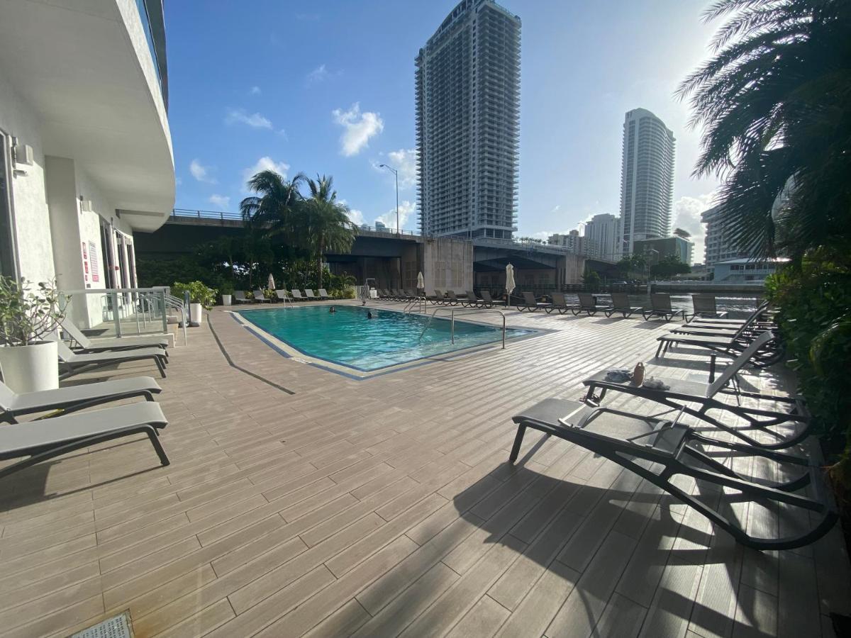 Studio In Hallandale 2 Beds 哈兰代尔海滩 外观 照片